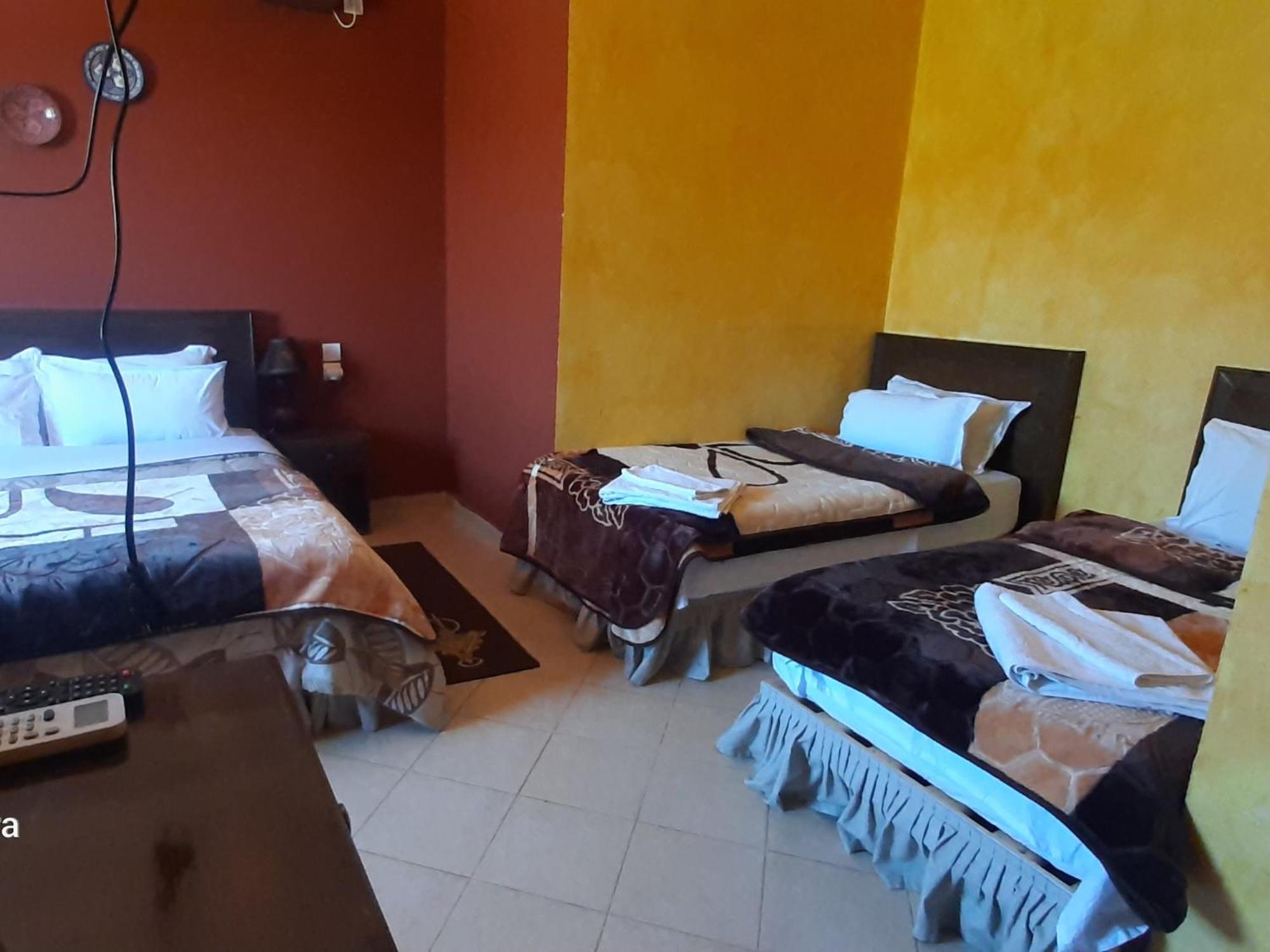 Hotel La Rose Blanche à Zaouia Ben Smine Extérieur photo