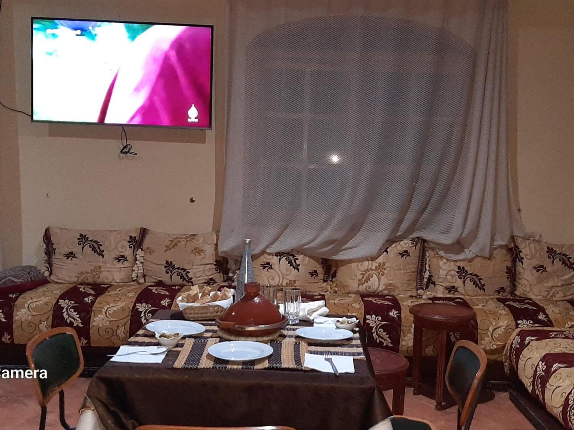 Hotel La Rose Blanche à Zaouia Ben Smine Extérieur photo