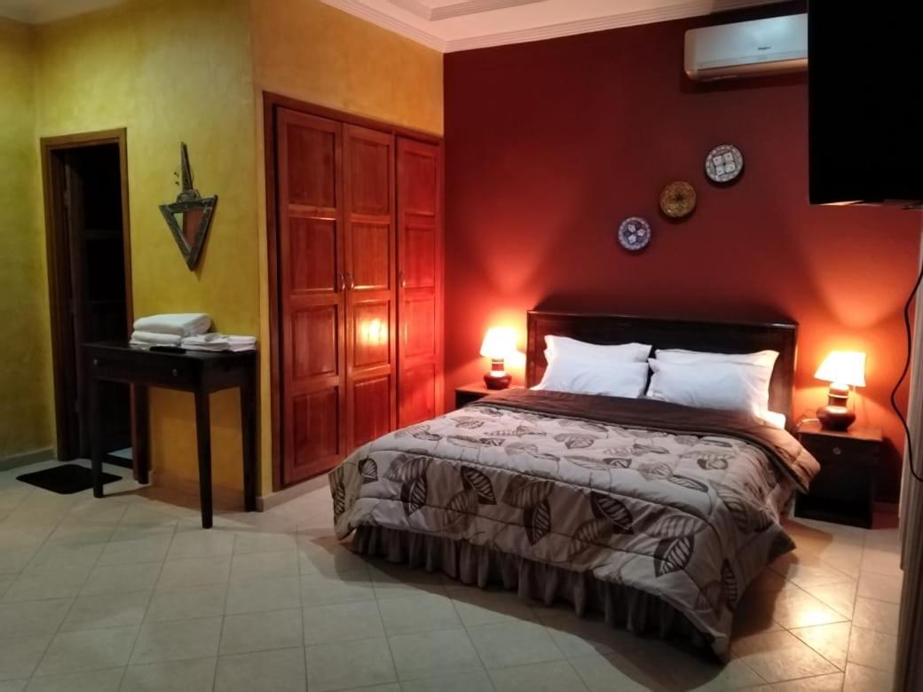 Hotel La Rose Blanche à Zaouia Ben Smine Extérieur photo