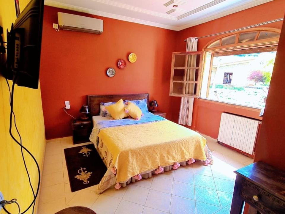 Hotel La Rose Blanche à Zaouia Ben Smine Extérieur photo